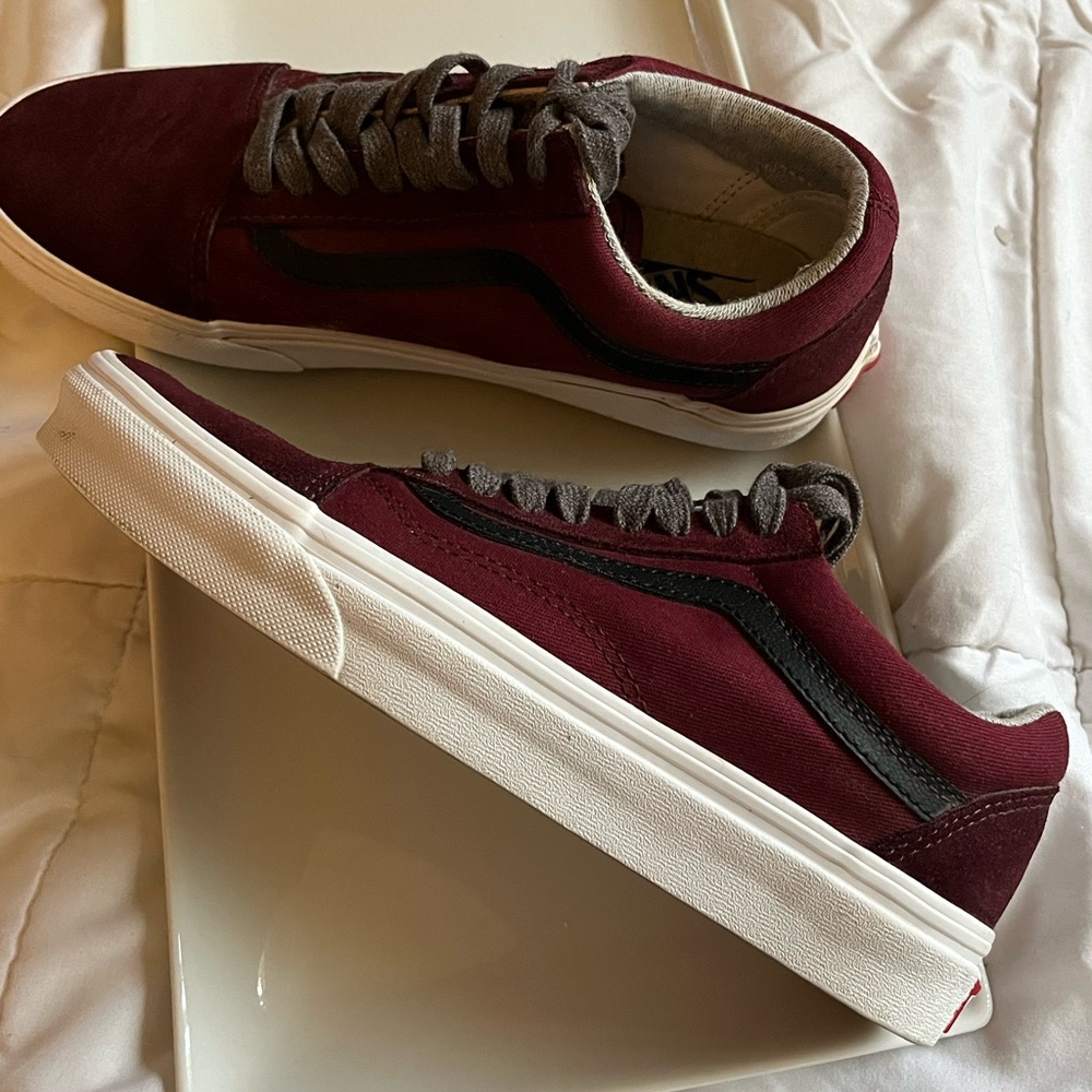 Vans ~ Maroon Suede ~ Old School Off The Wall~ Collectibles